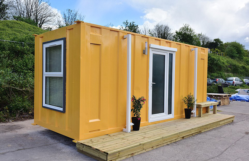 集裝箱也能當住宅？英國企業(yè)家創(chuàng)新改造，為流浪漢提供溫暖家園